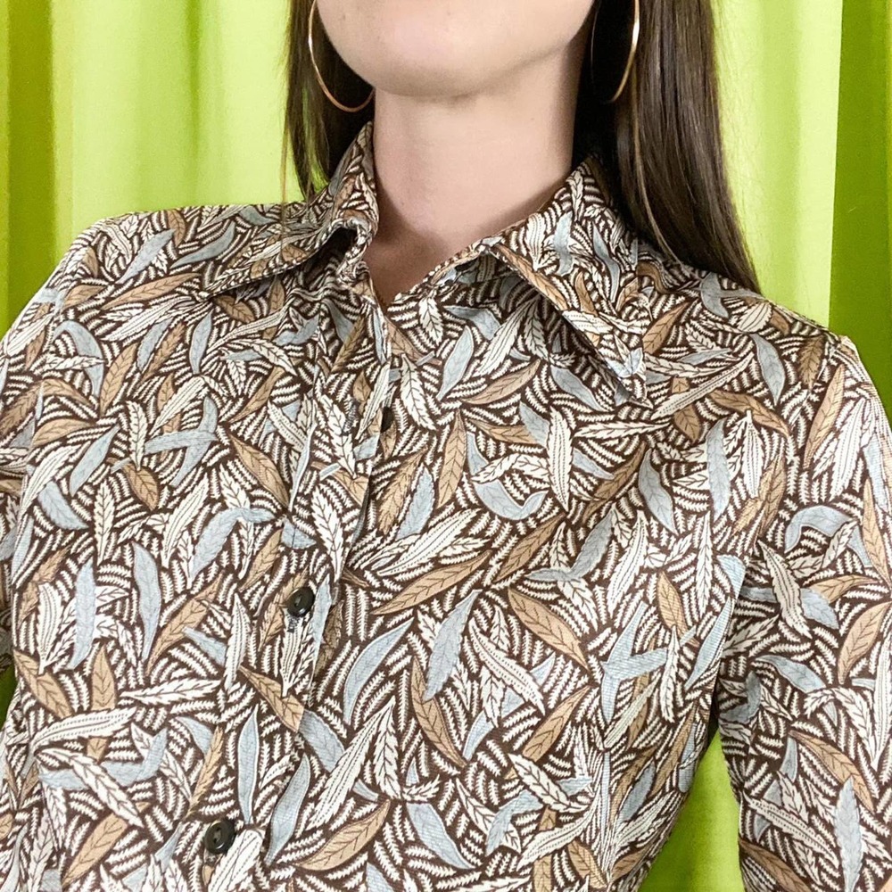 70s Vintage Brown Tan and Grey Leaf and Feather Print Dagger Collar Blouse